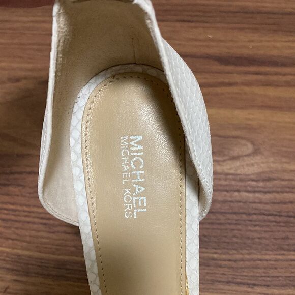 Michael Michael Kors Hutton White Embossed Ankle Strap Sandals. Size 8. - Picture 8 of 10